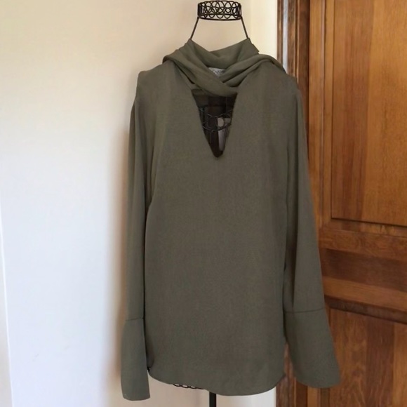 Carmen Marc Valvo Green Tie neck shirt, Large, New - Picture 8 of 9